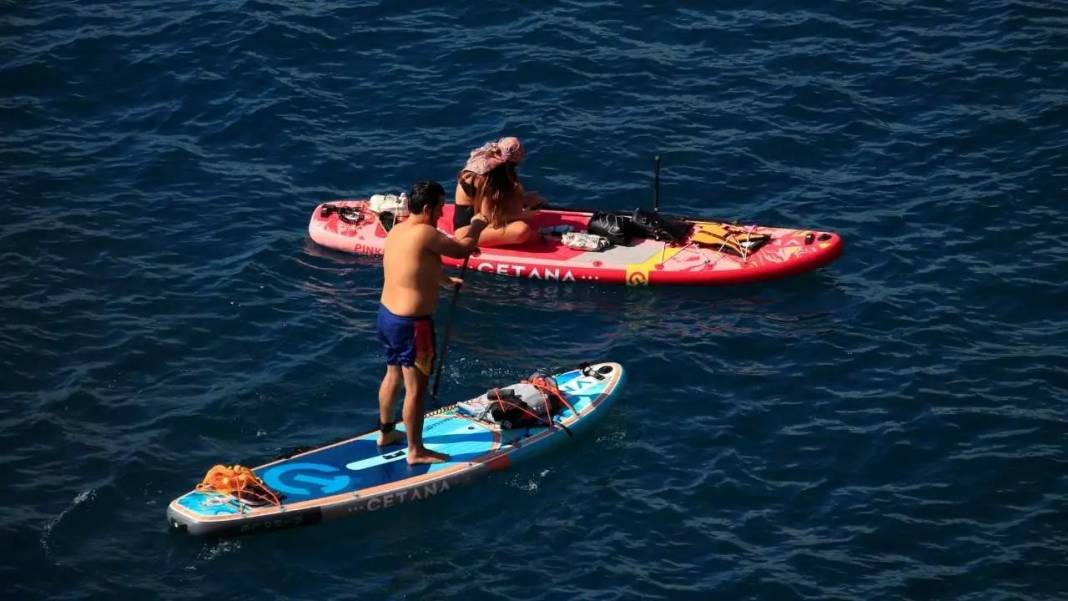 Türkiye Üşürken Antalya Güneşleniyor: Hava 26, Deniz 25 Derece! 5